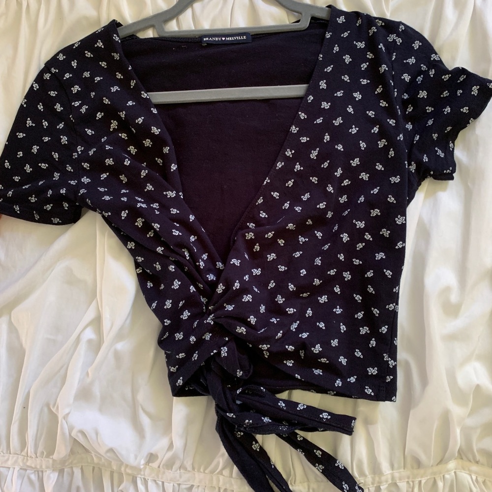 Brandy Melville front tie top